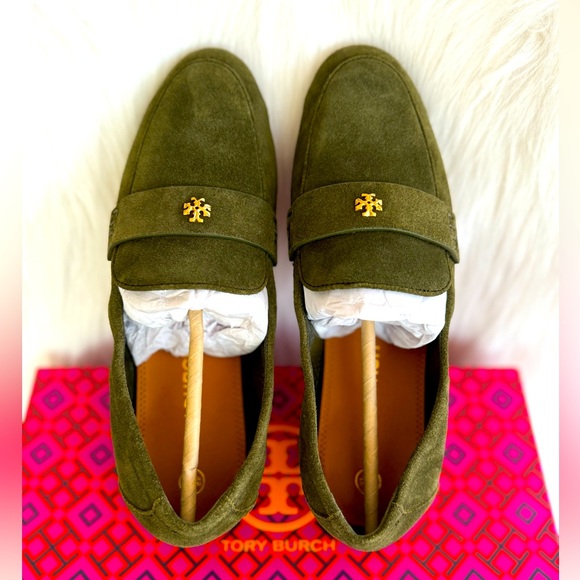 NIB Tory Burch Ballet Loafer Size 7. Suede leather. New!
